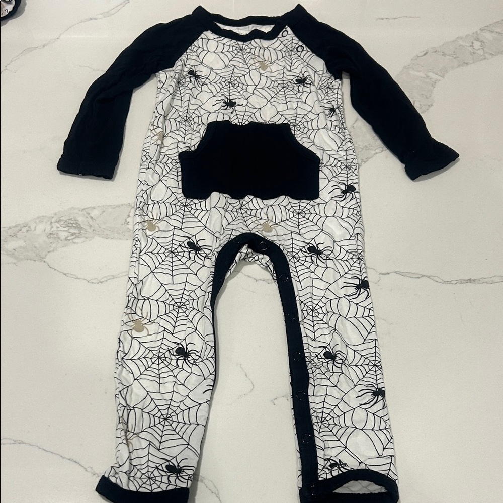 Kyte BABY Black and White Spider Print Longall 12-18 months